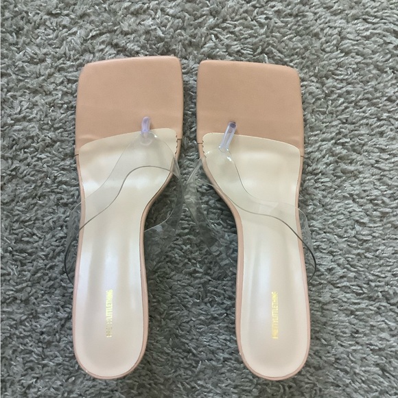 ๐ฅ๐ฅHOST PIC๐ฅ๐ฅ Clear Toe Thong Tan Heeled Mules - Picture 6 of 10
